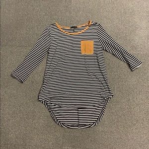 Striped quarter sleeve with suede pocket